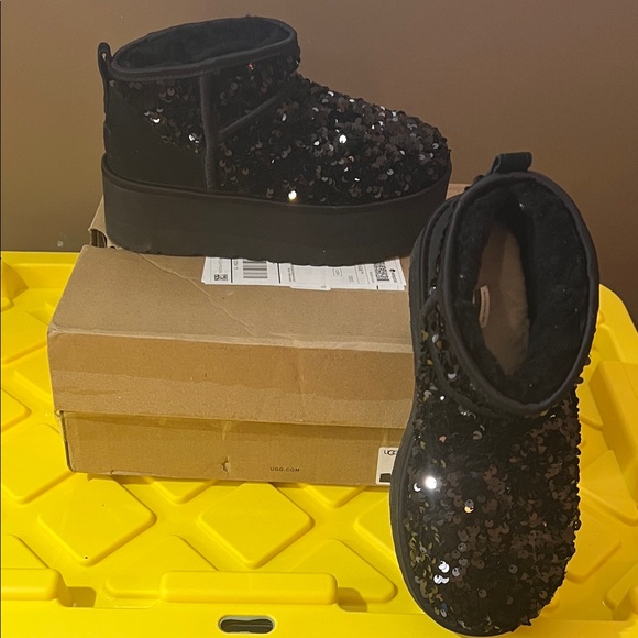UGG Shoes - UGG Ultra Mini Chunky Platform Sequin Boots - Black Sz 8